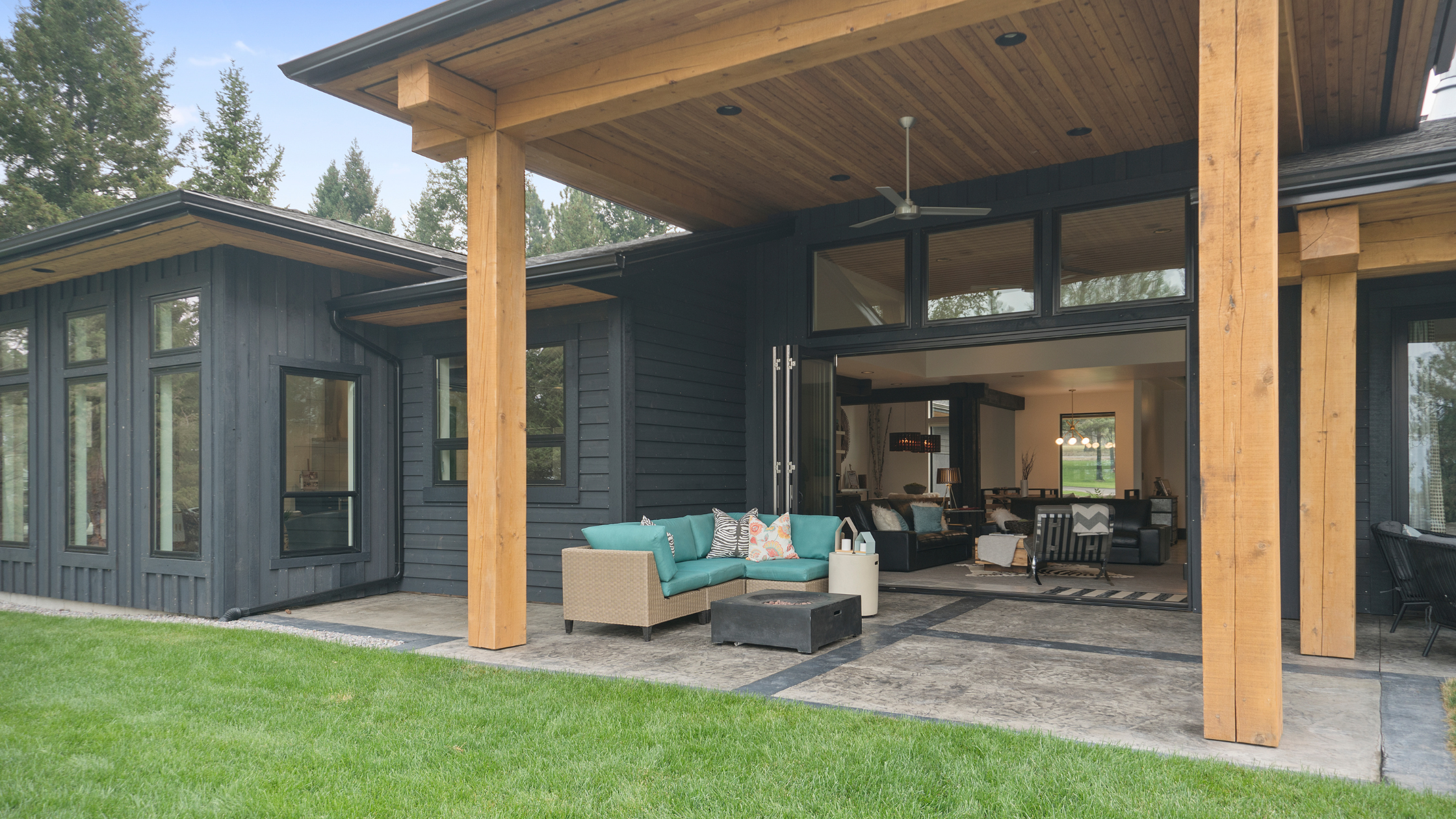 Attached vs. Freestanding Patio Covers: What Builders Need to Know